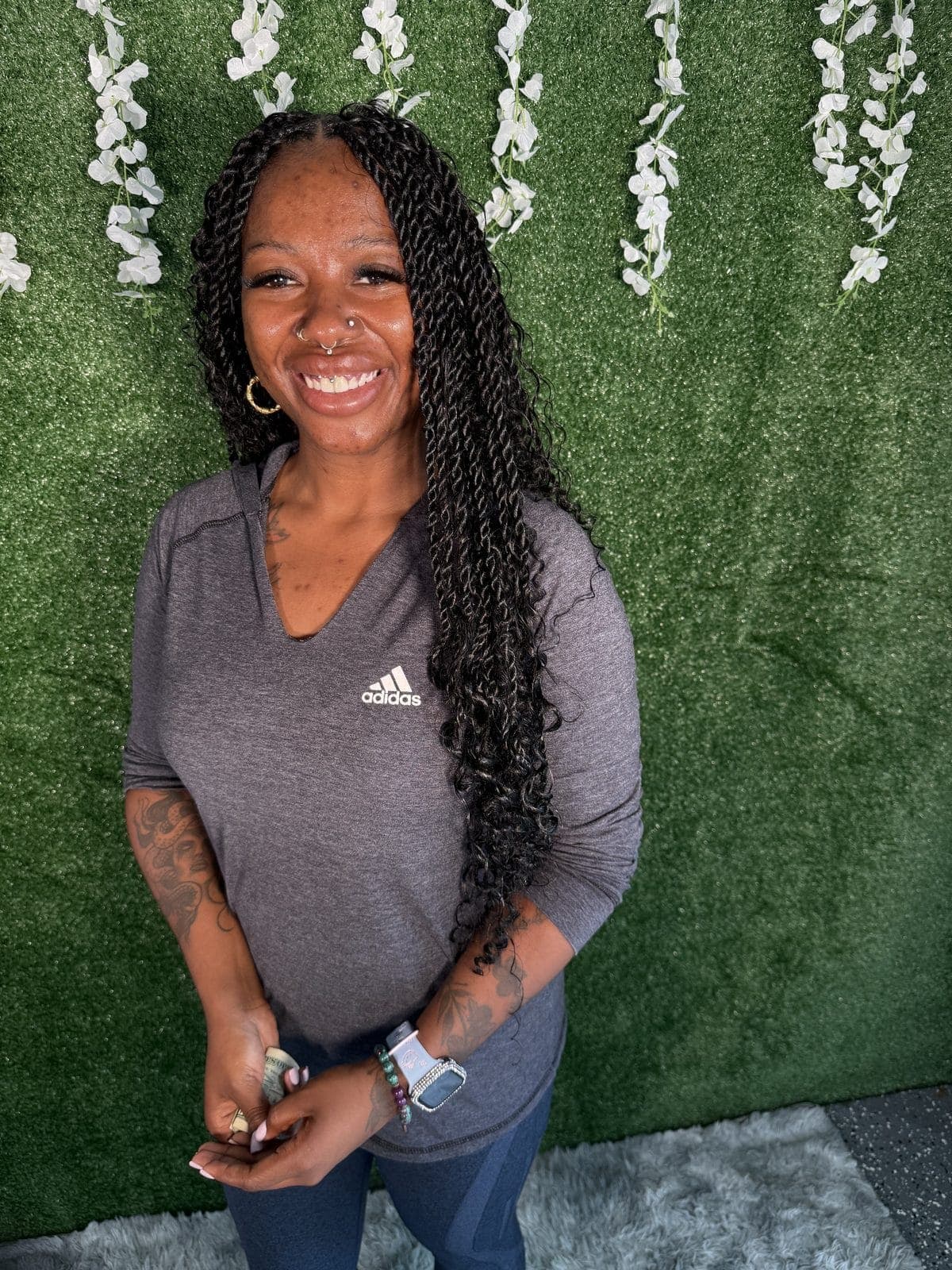 Woman with beautiful knotless braids